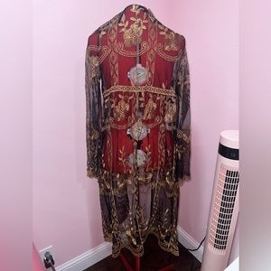Kimono with gold embroidery NWT